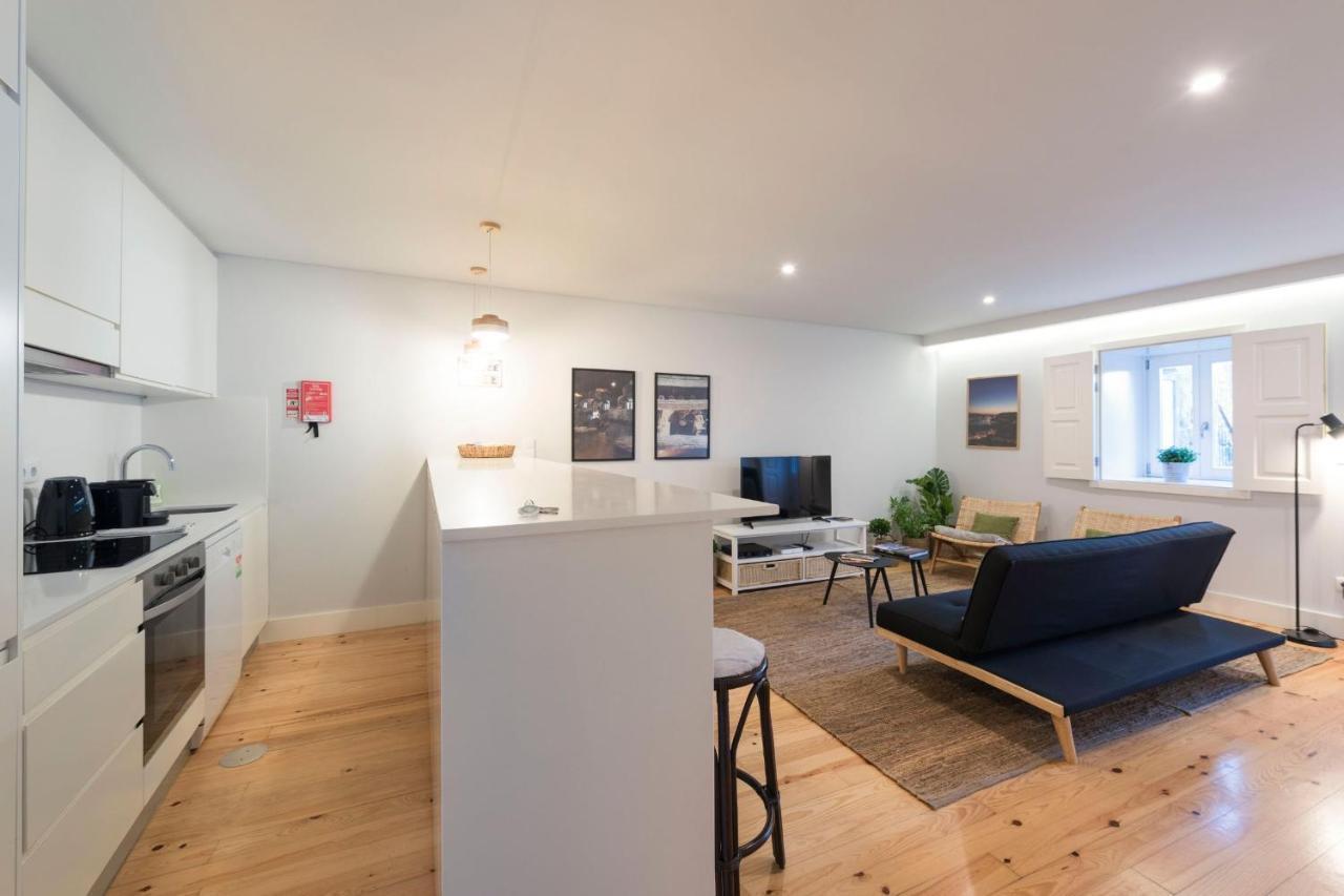 Lovelystay - Porto Peaceful Living W/ Backyard Exterior photo