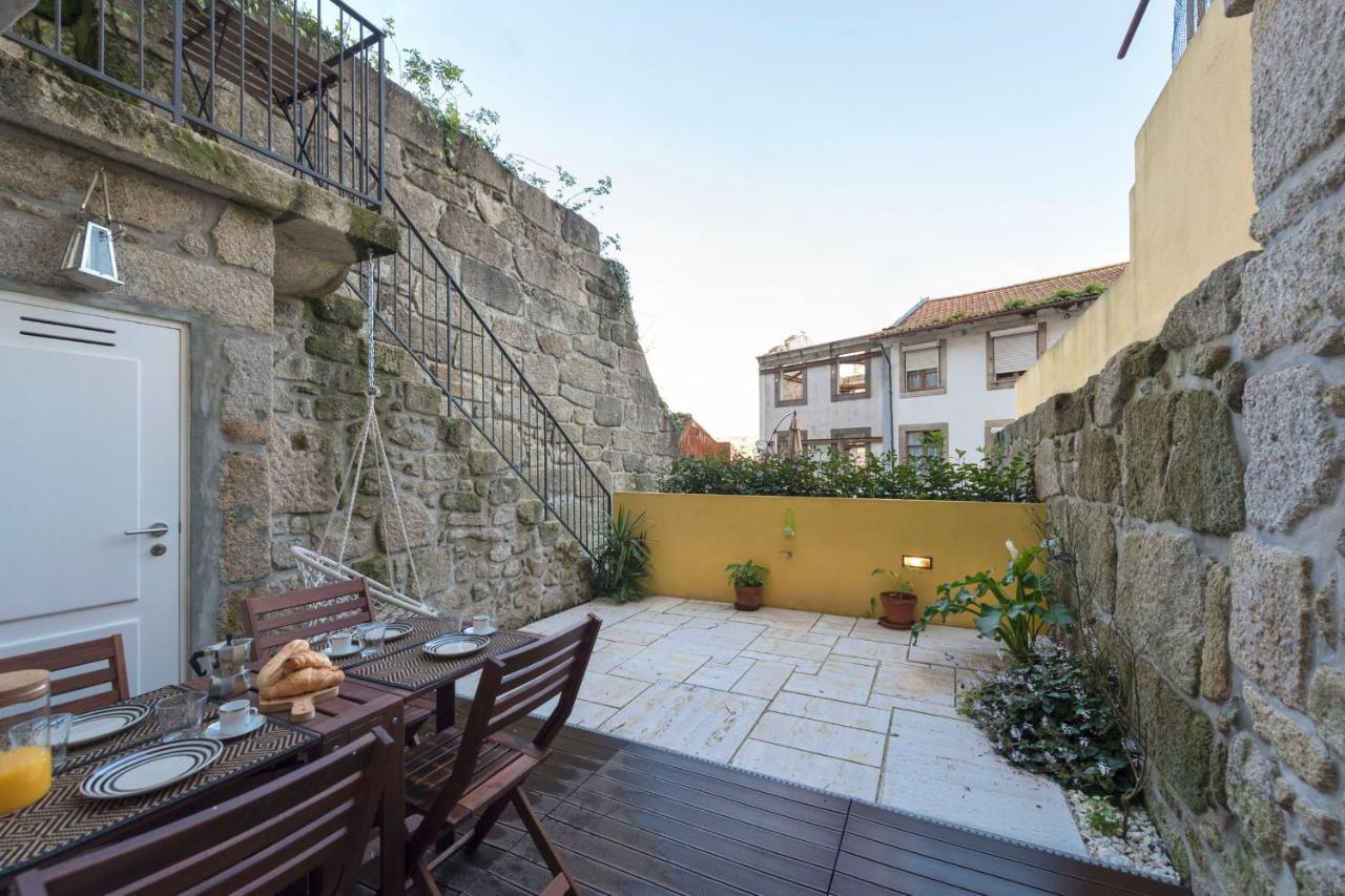 Lovelystay - Porto Peaceful Living W/ Backyard Exterior photo